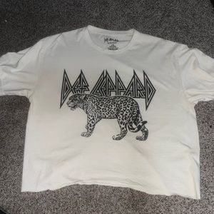 - lion shirt (L)